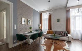 Chic, Captivating Space Near Opera House