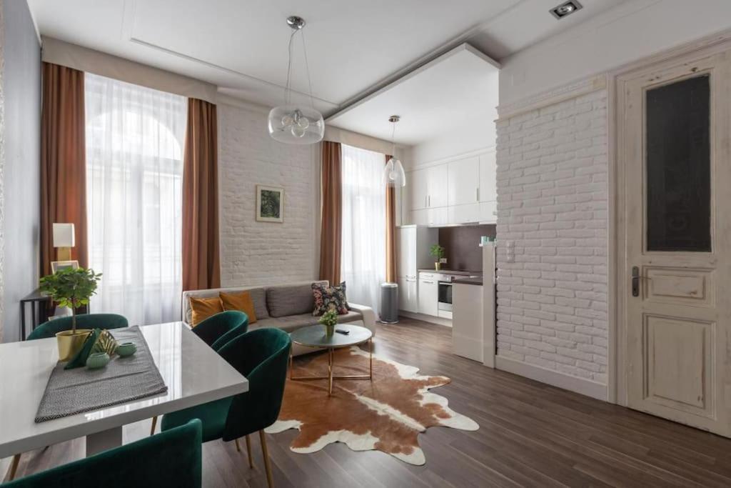 Chic, Captivating Space Near Opera House Budapeszt Zewnętrze zdjęcie