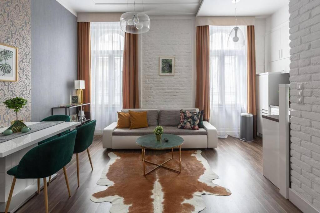 Chic, Captivating Space Near Opera House Budapeszt Zewnętrze zdjęcie